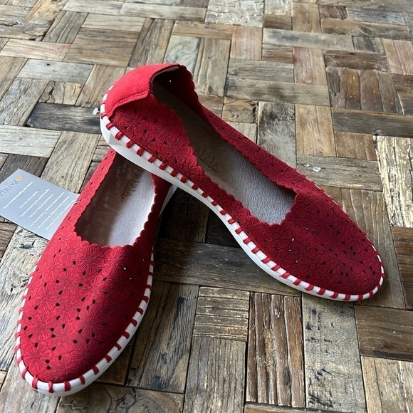 Patrizia Women’s Grazana Flats NWT - Picture 4 of 6